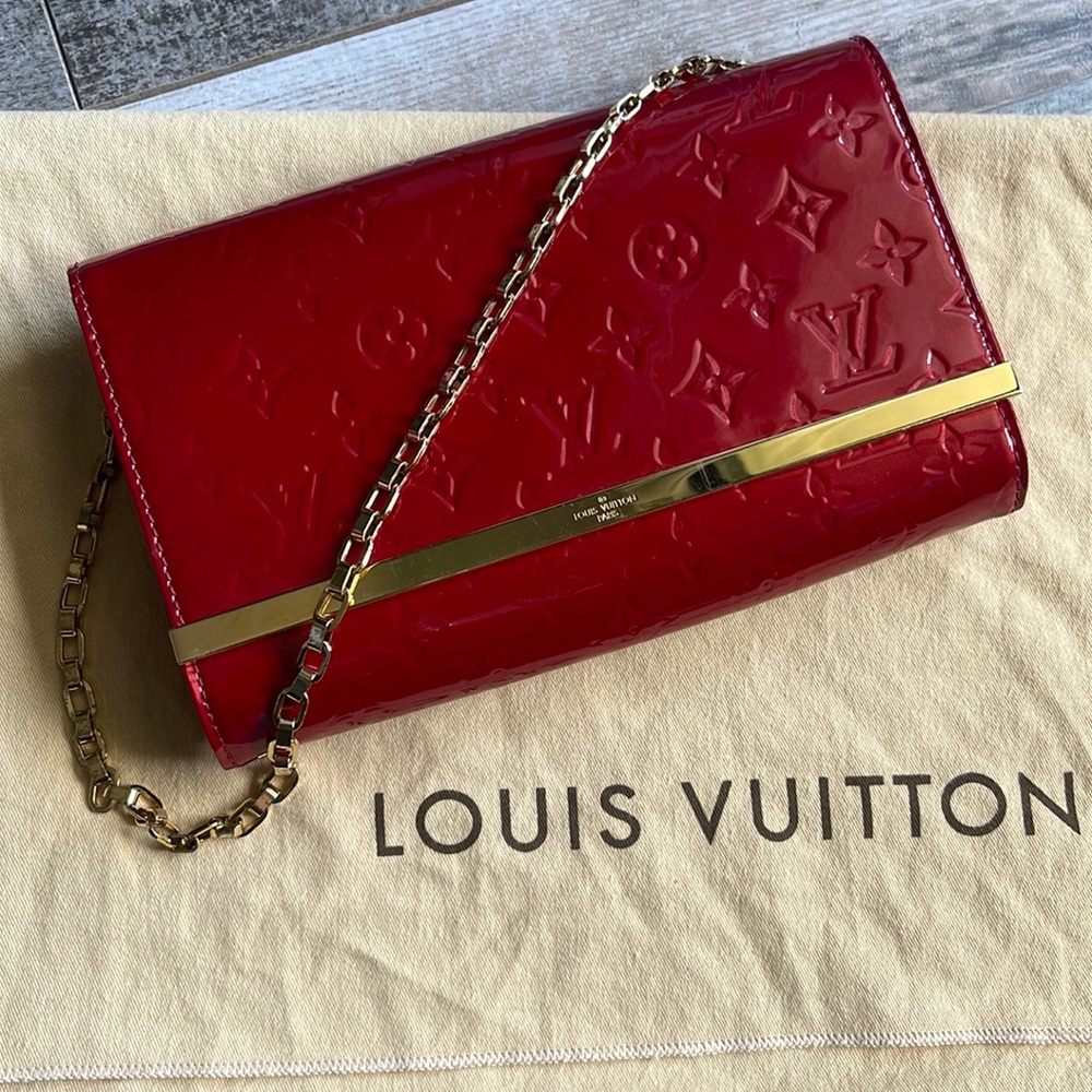 Louis Vuitton Shoulder Bag  Monogram Verni Clutch Anna Patent Leather Red Gold